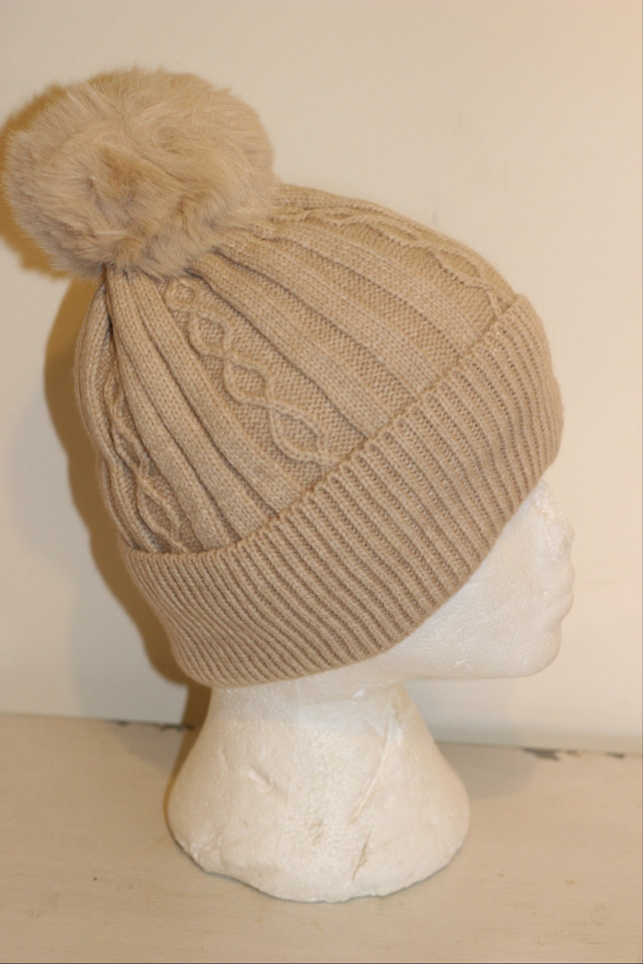 Oat winter hat
